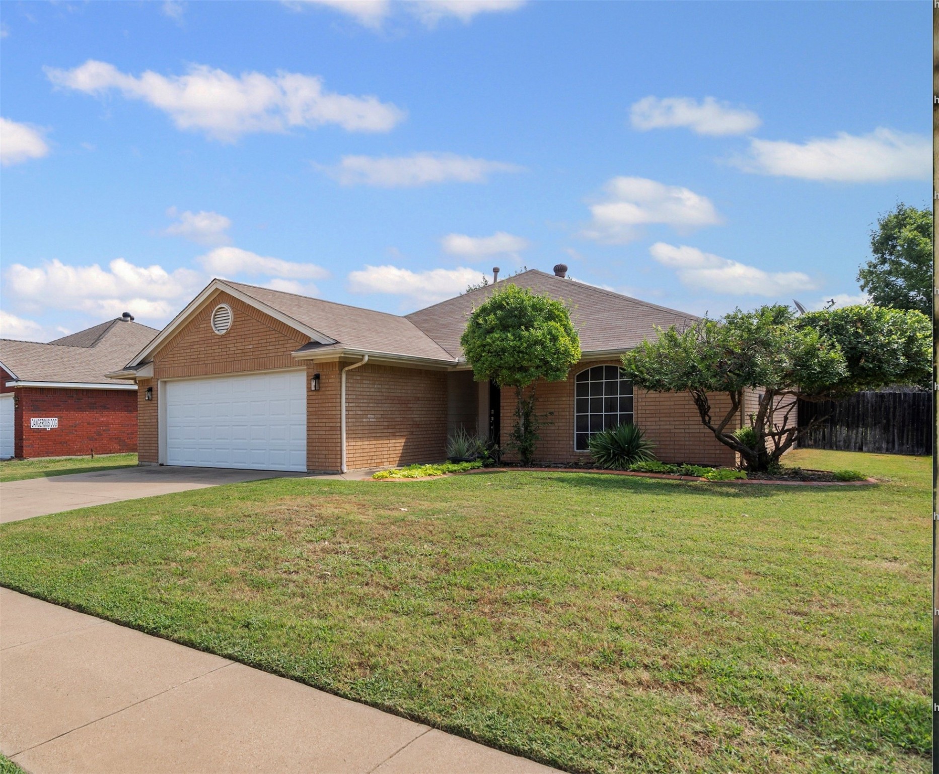 137 Blue Wood Drive Saginaw TX 76179