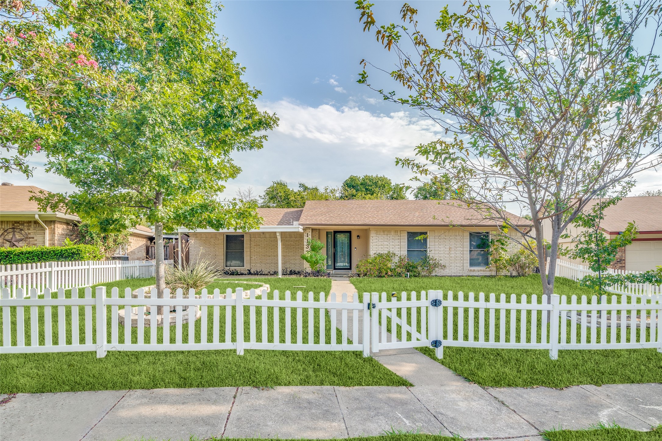 1133 Via Del Rey Mesquite TX 75150
