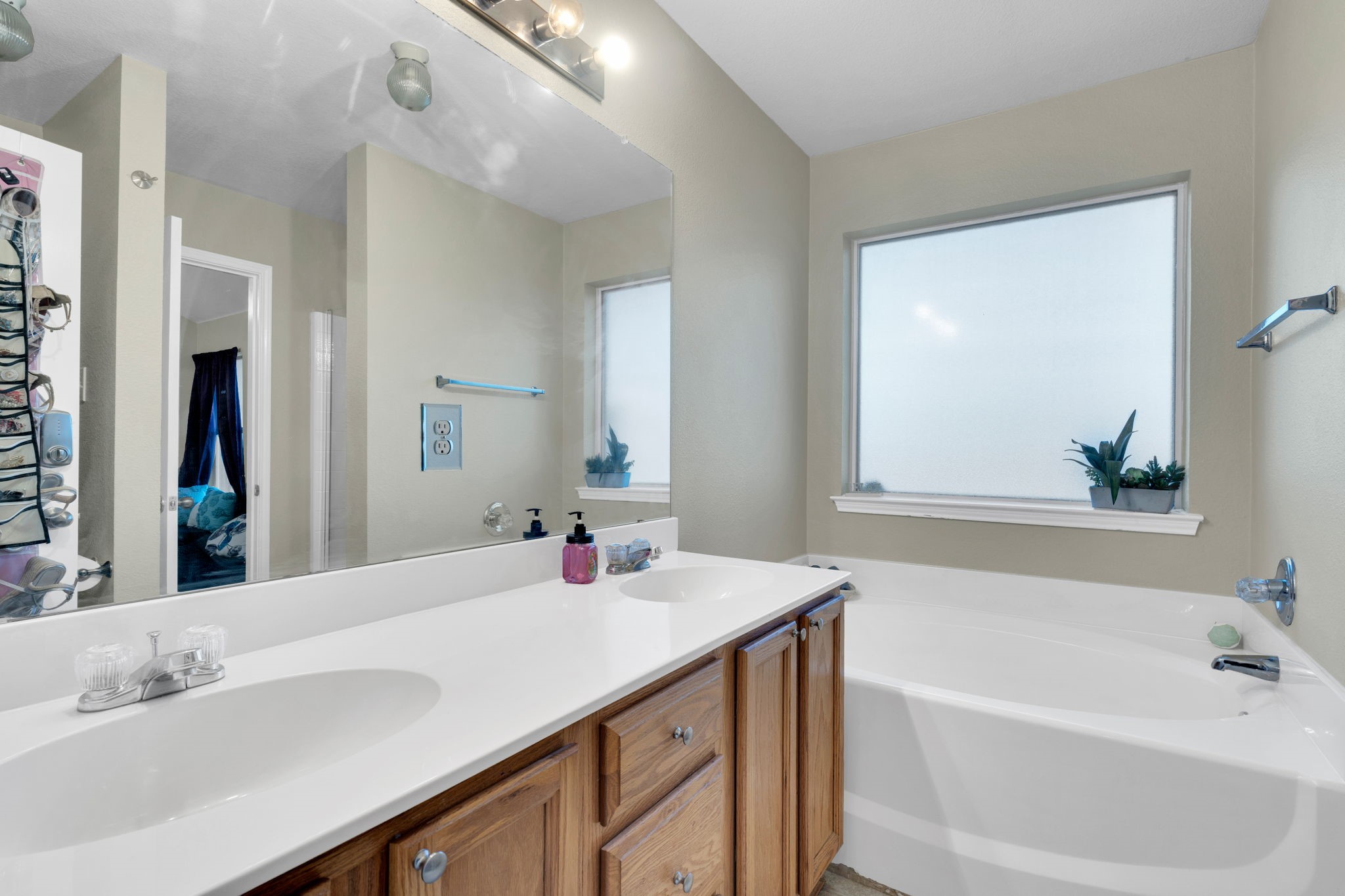 131 Logan Lane Waxahachie TX 75165