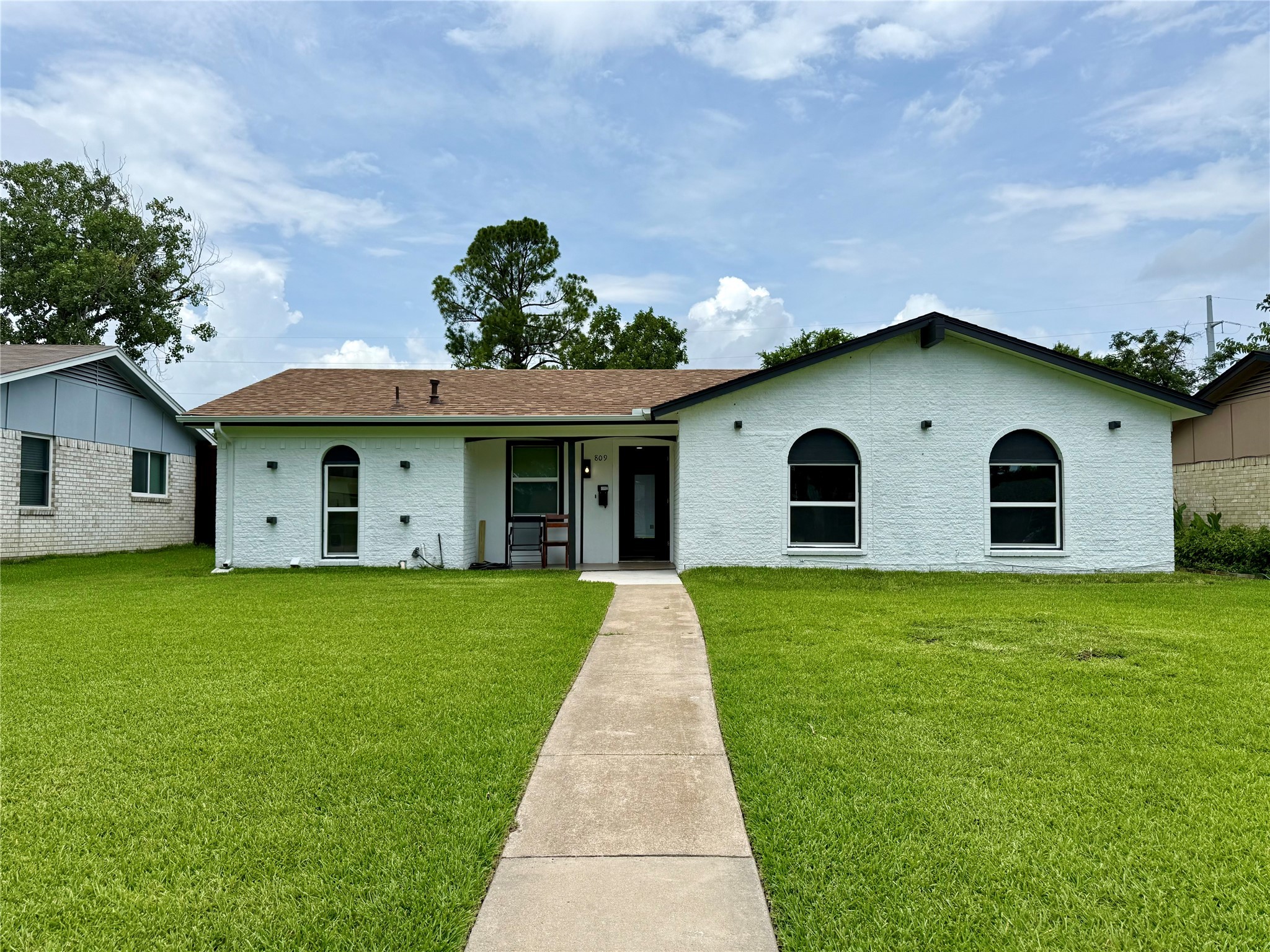 809 Longbeach Drive Garland TX 75043