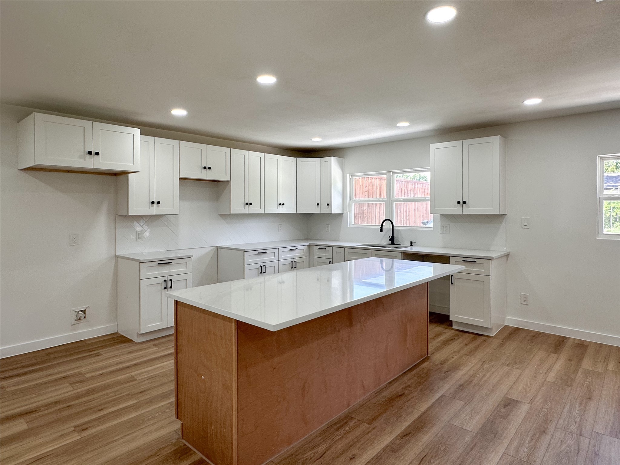 809 Longbeach Drive Garland TX 75043