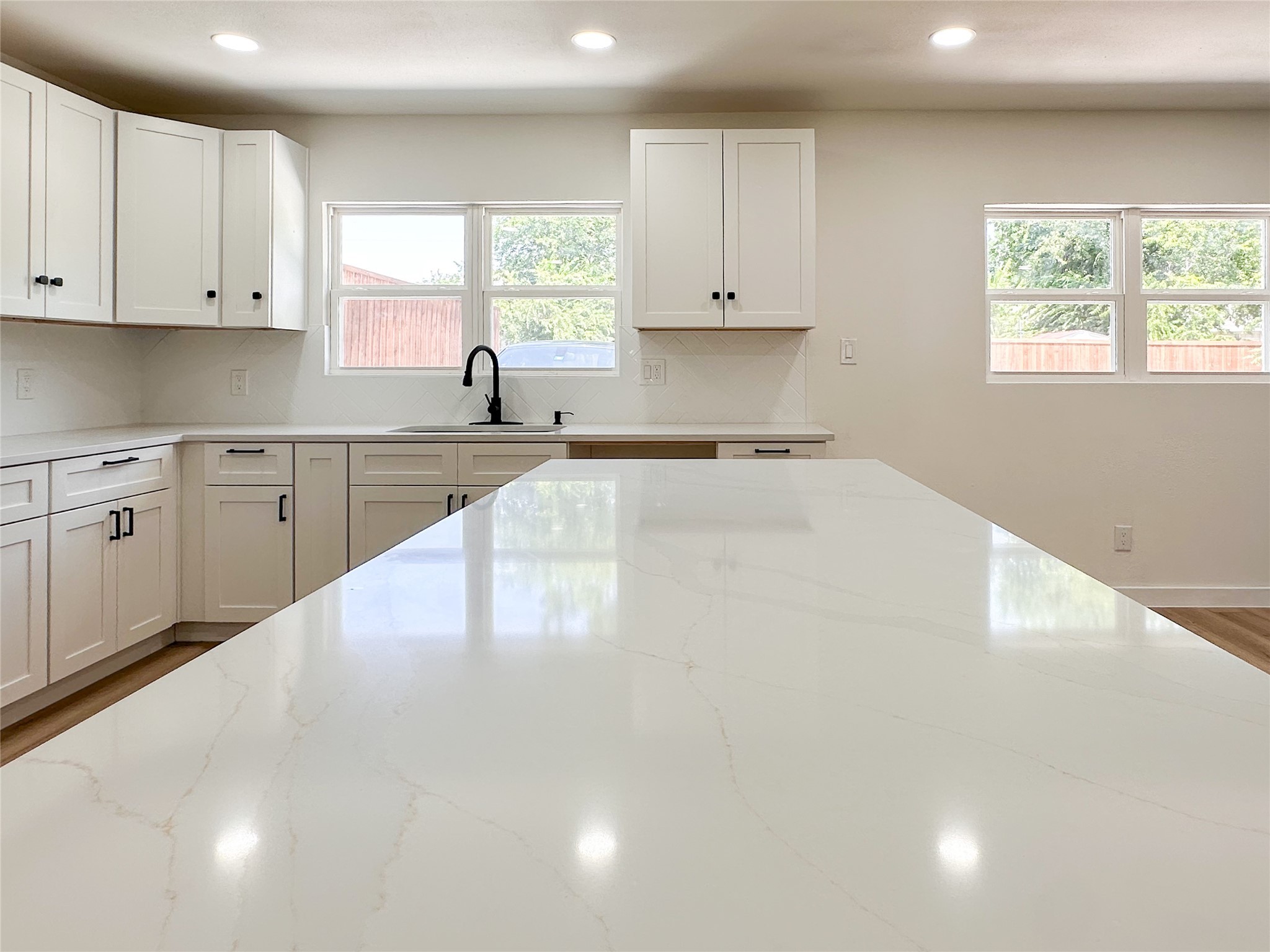 809 Longbeach Drive Garland TX 75043