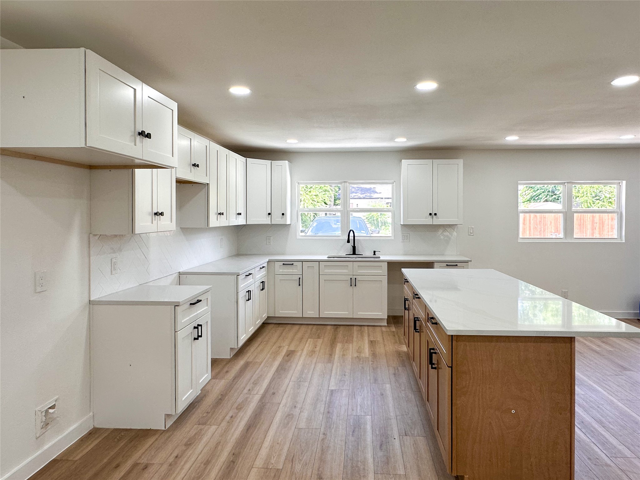 809 Longbeach Drive Garland TX 75043