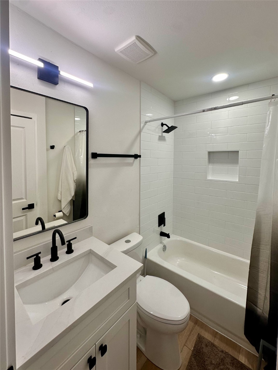 809 Longbeach Drive Garland TX 75043