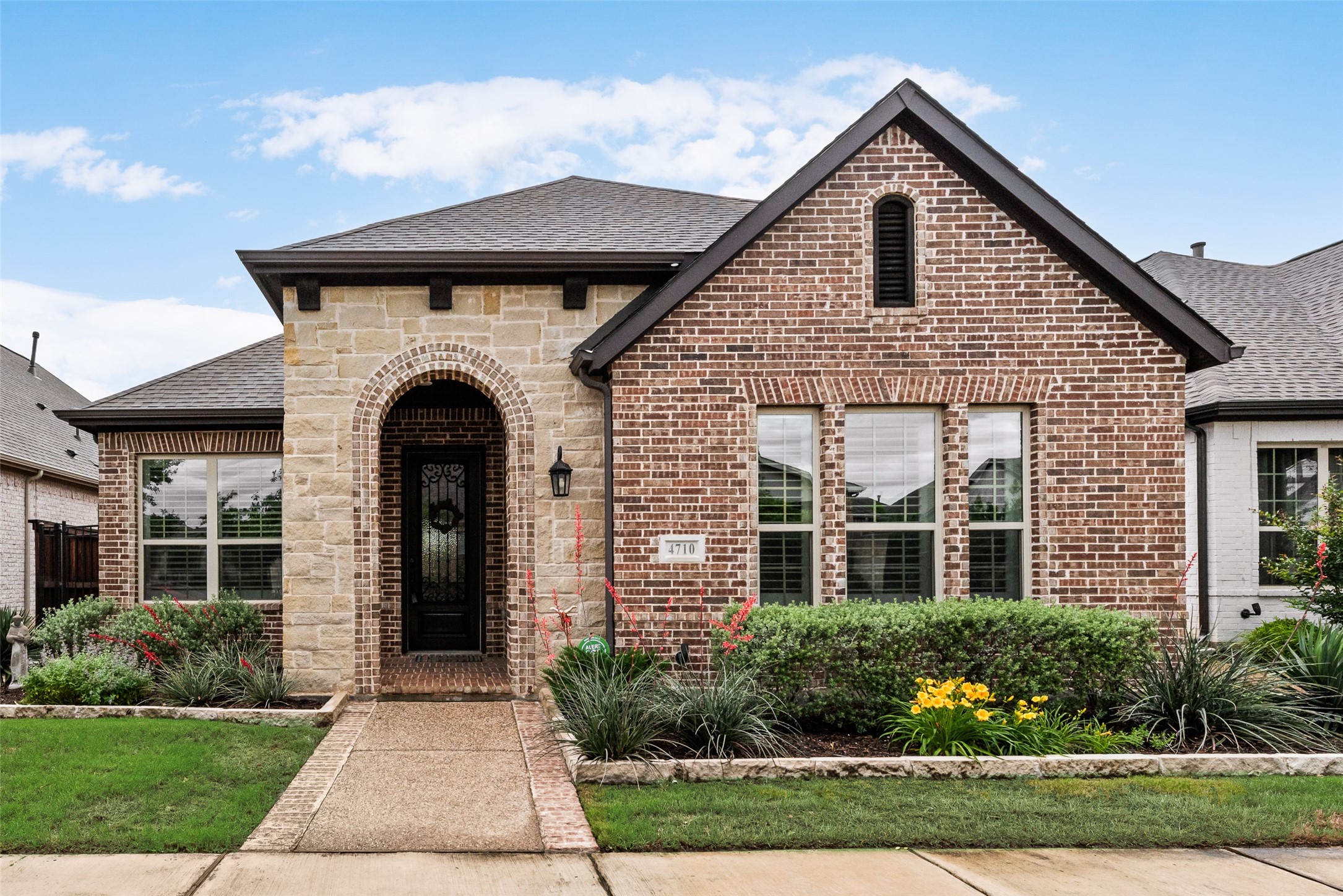 4710 Blackwood Cross Lane Arlington TX 76005