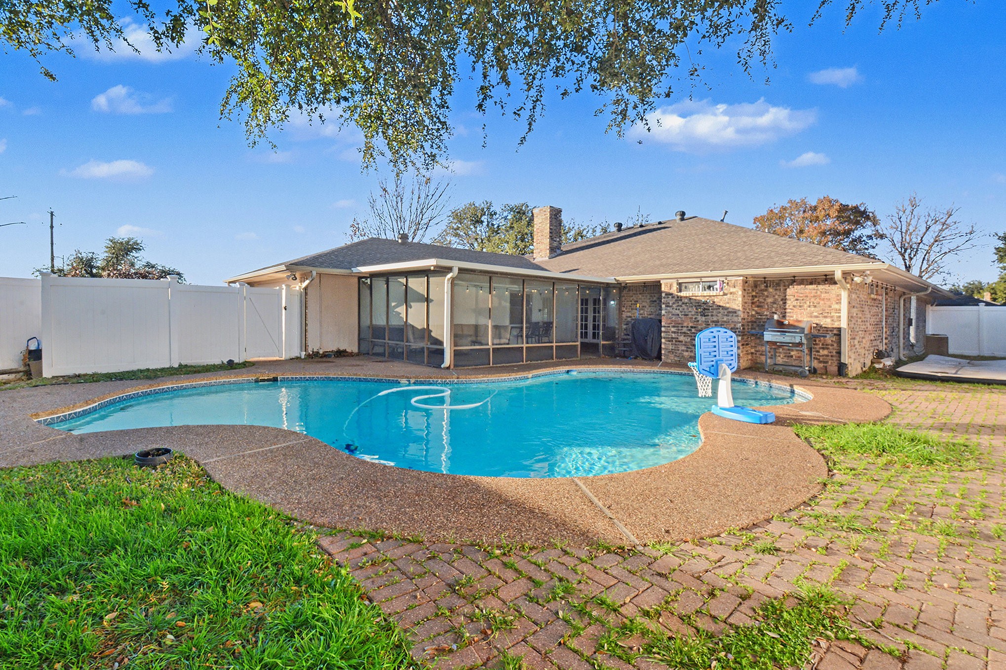602 Wentworth Drive Richardson TX 75081