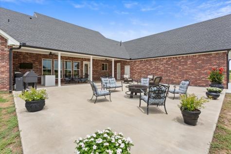 445 W Lcr 424 Groesbeck TX 76642
