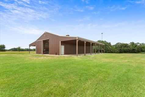 445 W Lcr 424 Groesbeck TX 76642