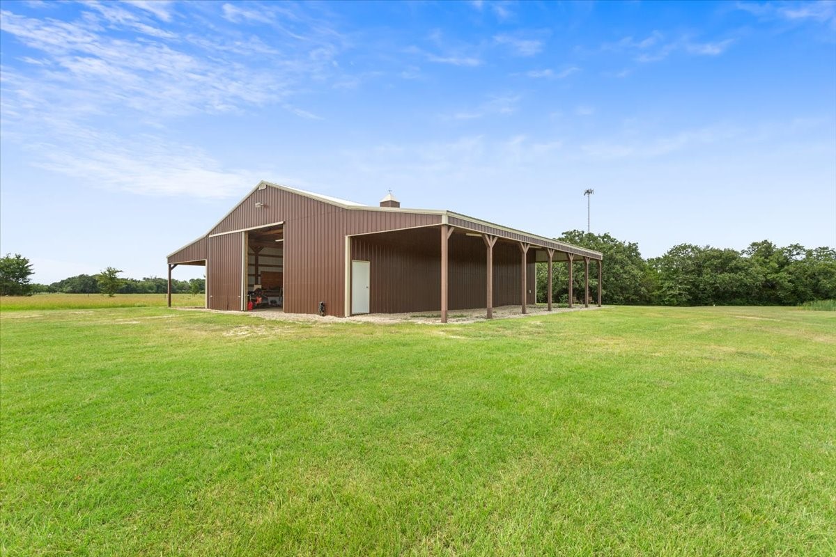 445 W Lcr 424 Groesbeck TX 76642
