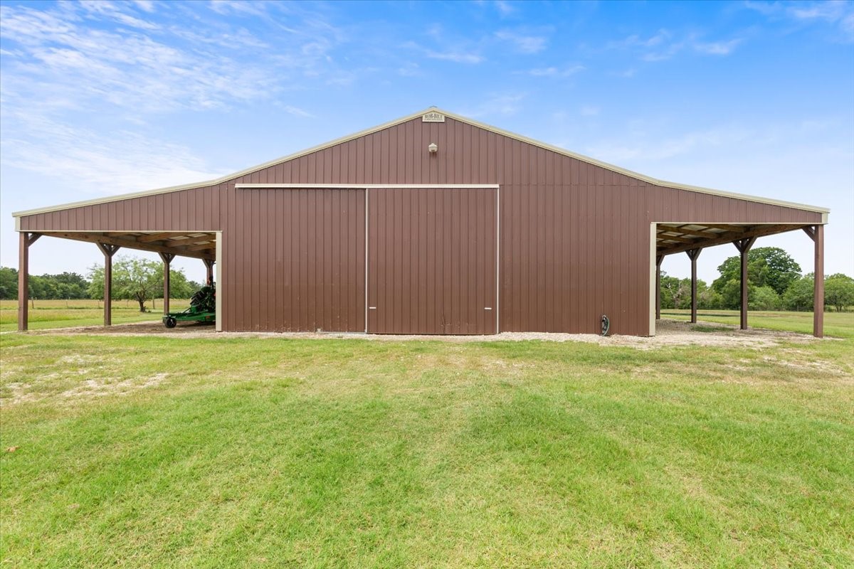 445 W Lcr 424 Groesbeck TX 76642