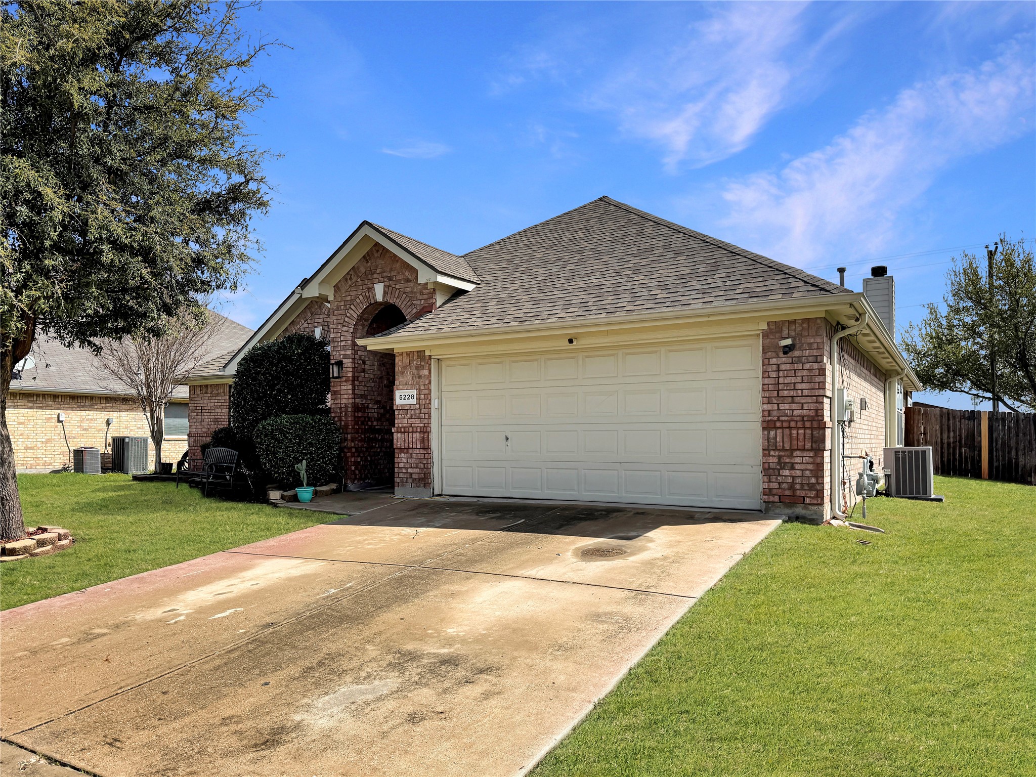 5228 Lake Grove Drive Grand Prairie TX 75052