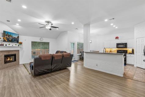 2017 Kenny Court Lewisville TX 75067