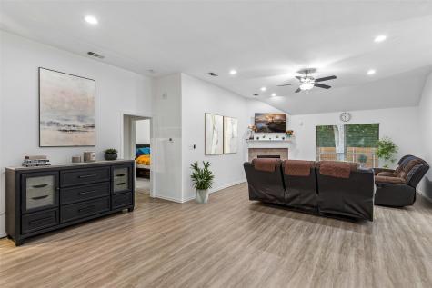 2017 Kenny Court Lewisville TX 75067