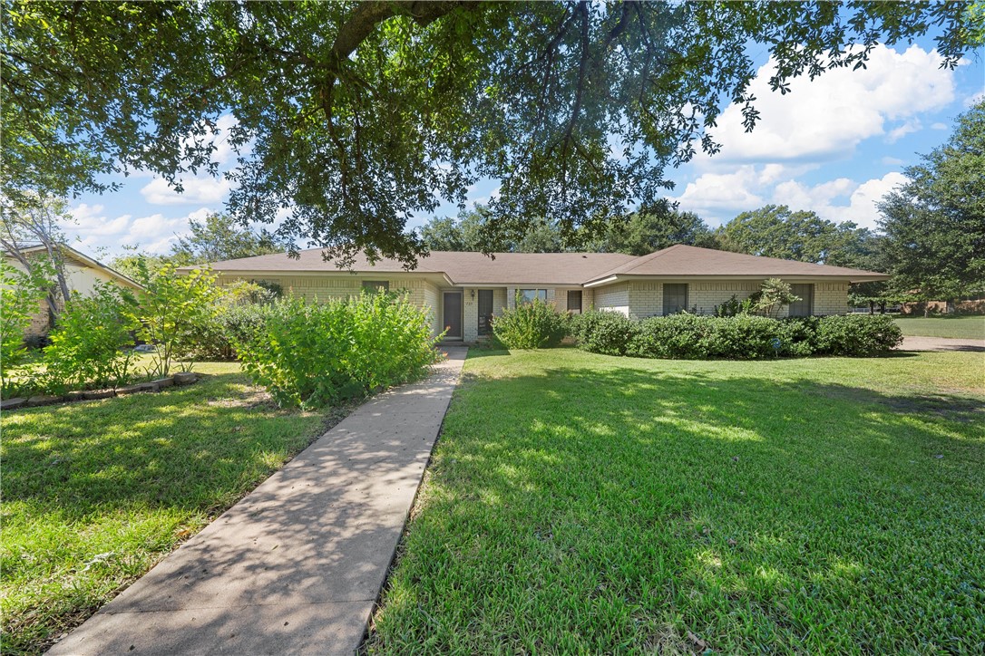 725 S 1st Street Hewitt TX 76643