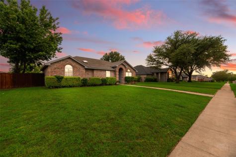 1318 Meadow Creek Drive Lancaster TX 75146