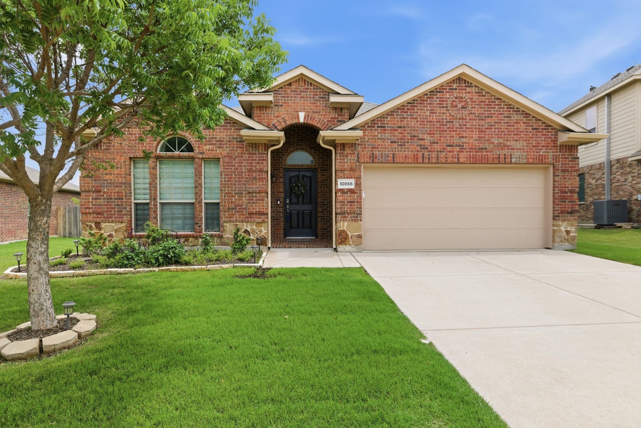 10856 Middleglen Road Fort Worth TX 76052