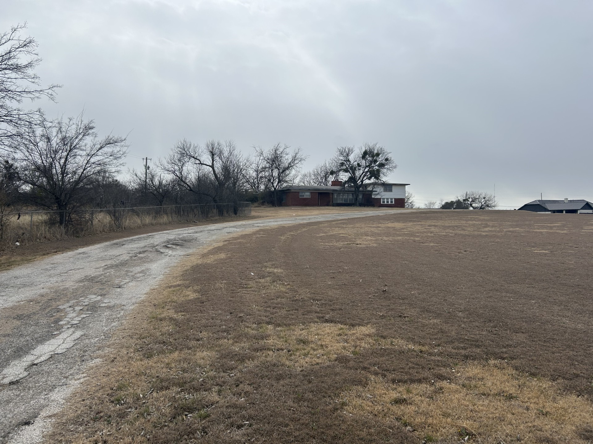 1115 W Belknap Jacksboro TX 76458