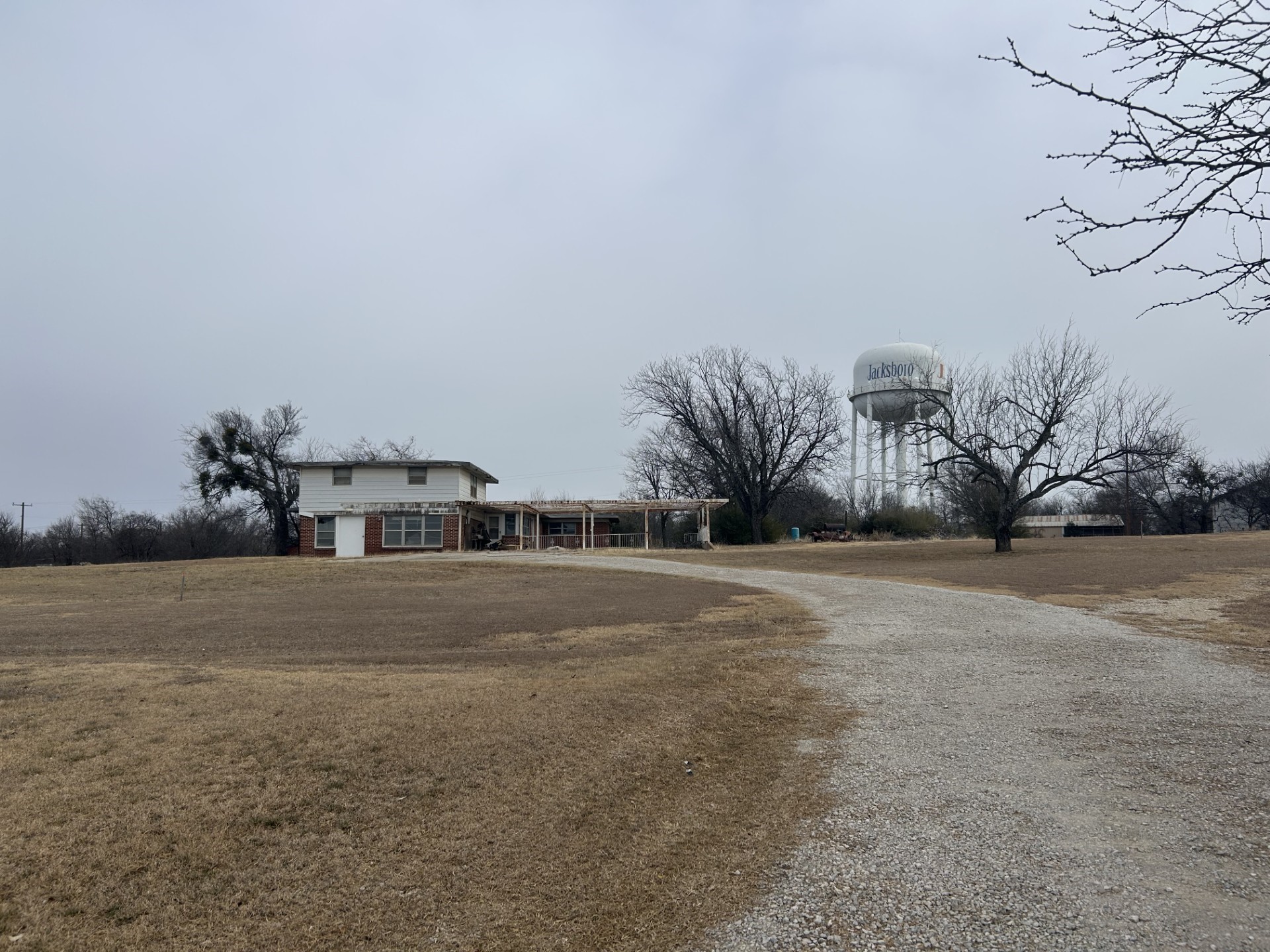 1115 W Belknap Jacksboro TX 76458