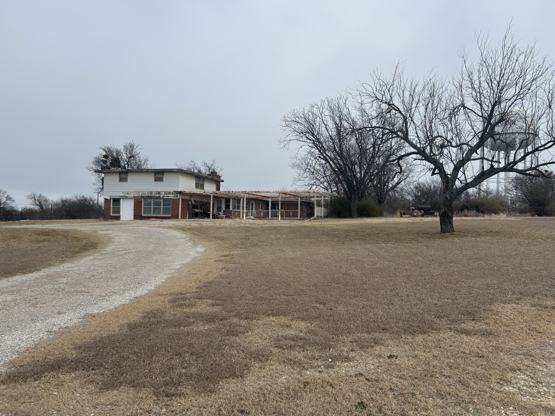 1115 W Belknap Jacksboro TX 76458