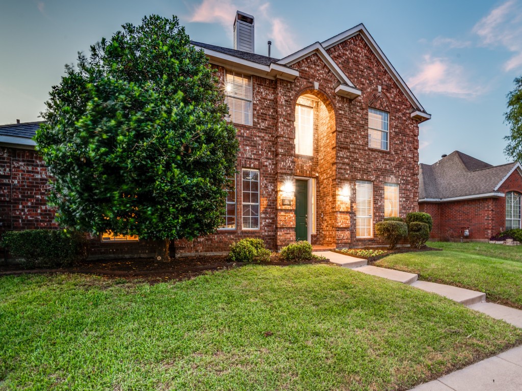1013 Stanford Lane Lewisville TX 75067