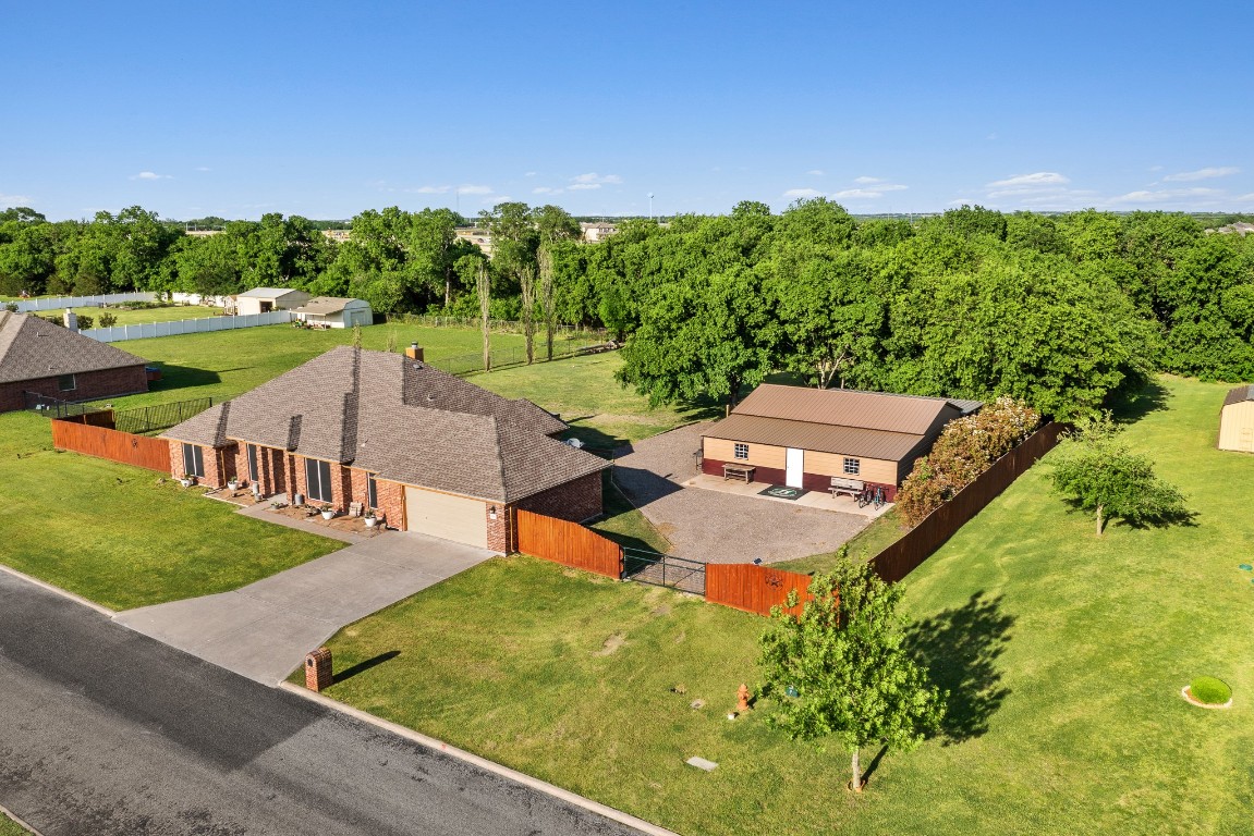 876 Rolling Meadow Drive Lavon TX 75166