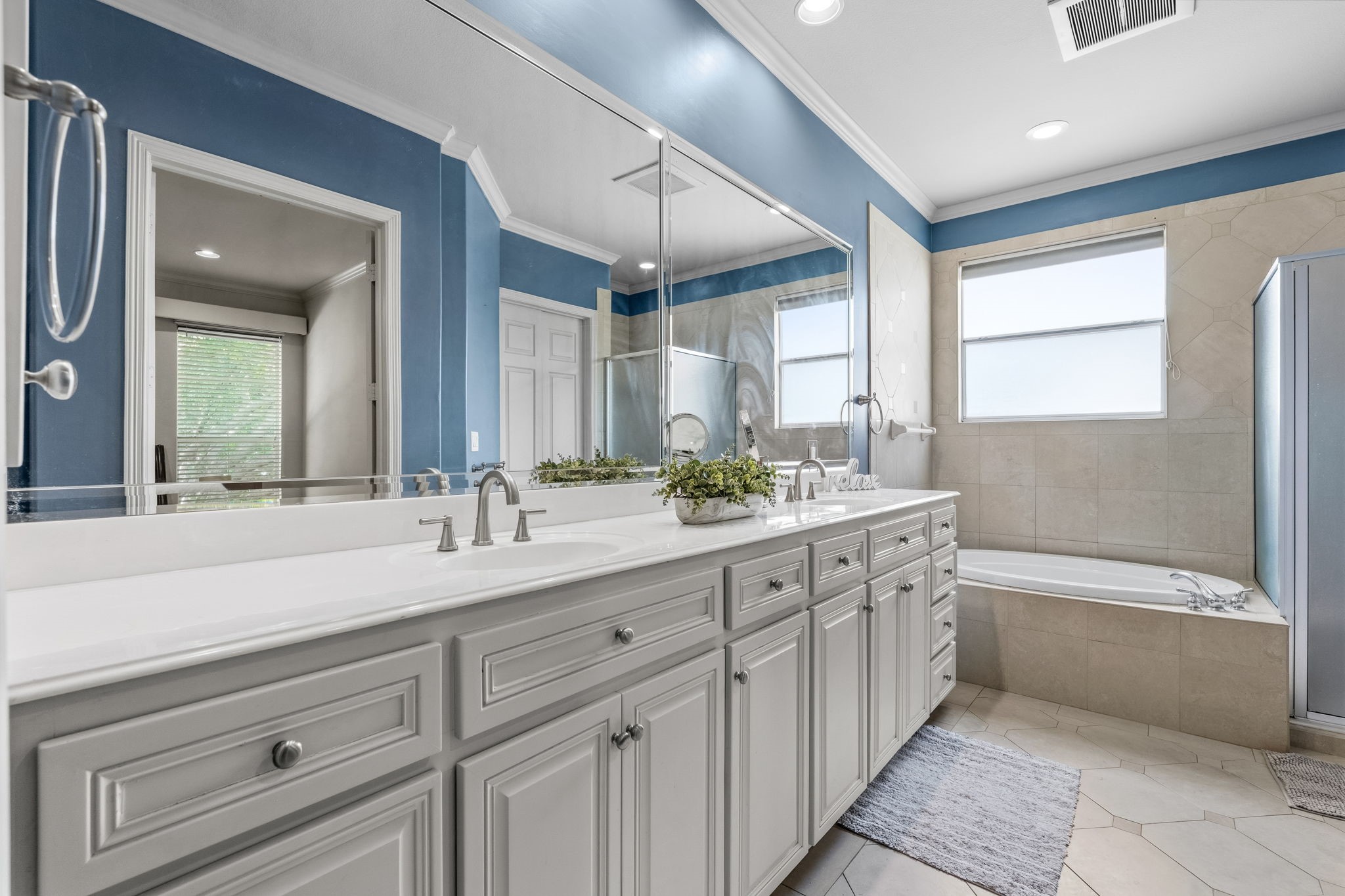 18143 Frankford Lakes Circle Dallas TX 75252