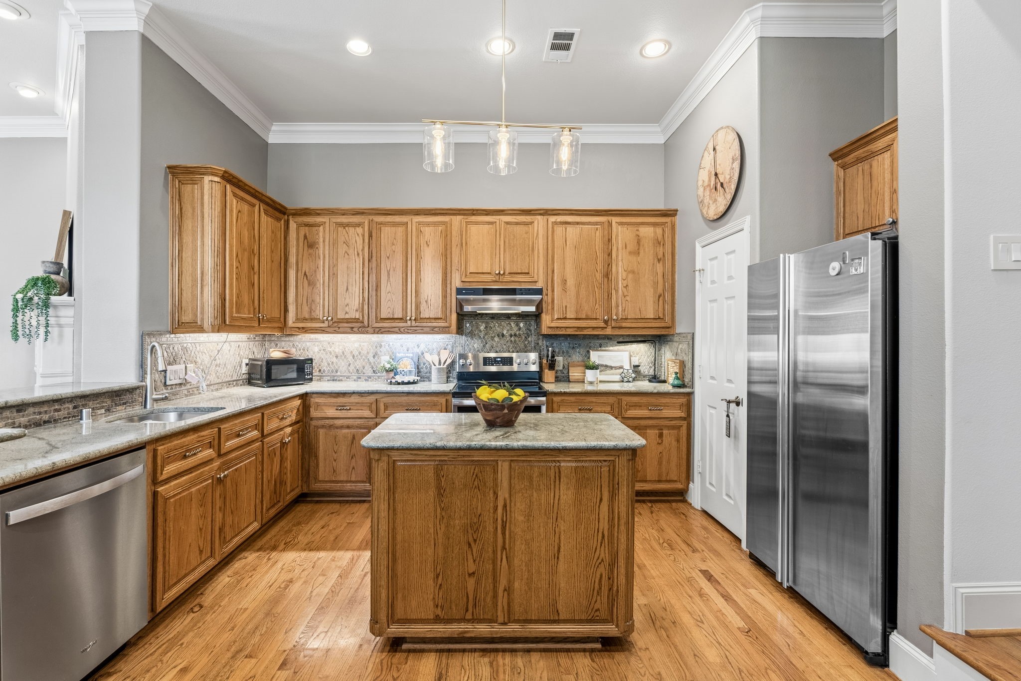18143 Frankford Lakes Circle Dallas TX 75252