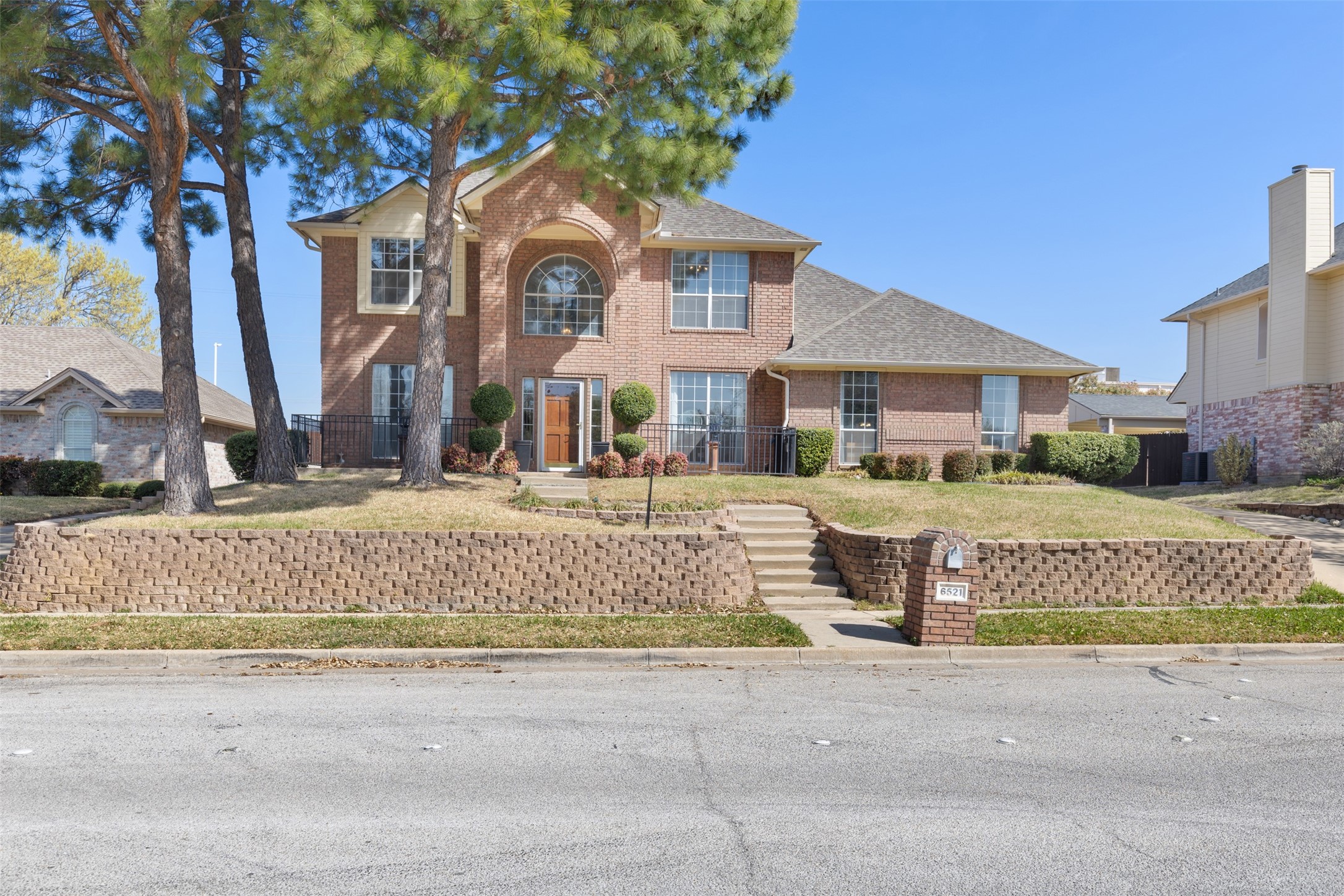6521 Meadow Lakes Drive North Richland Hills TX 76180