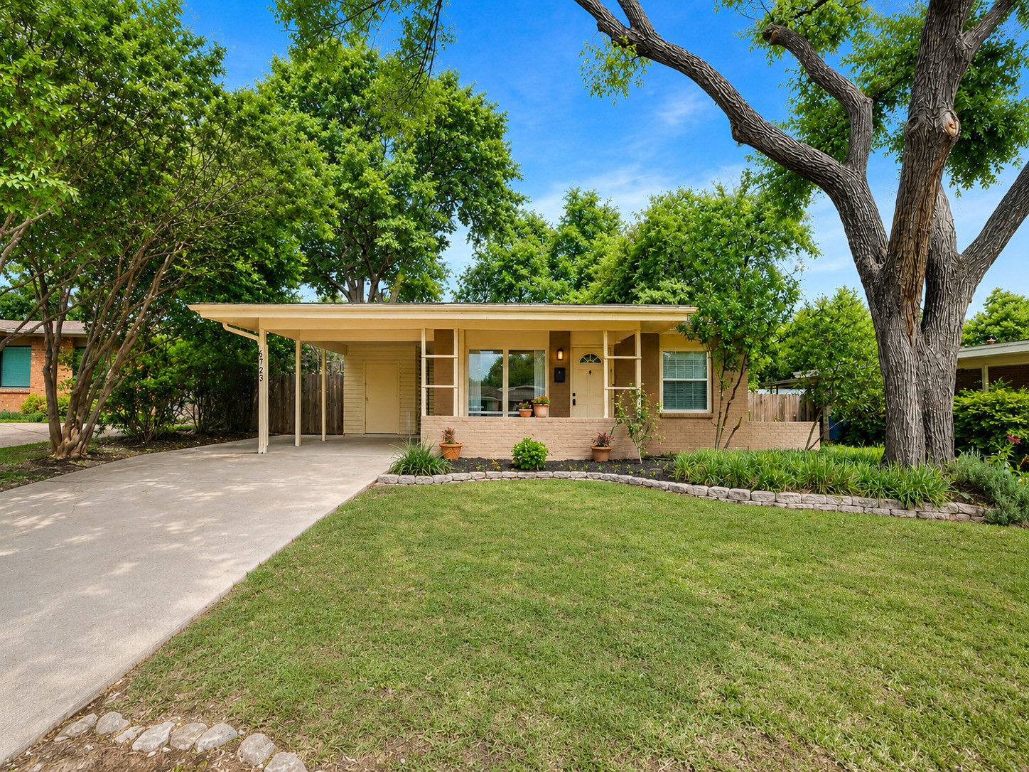 6723 Santa Anita Drive Dallas TX 75214