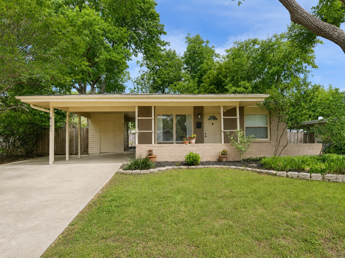 6723 Santa Anita Drive Dallas TX 75214