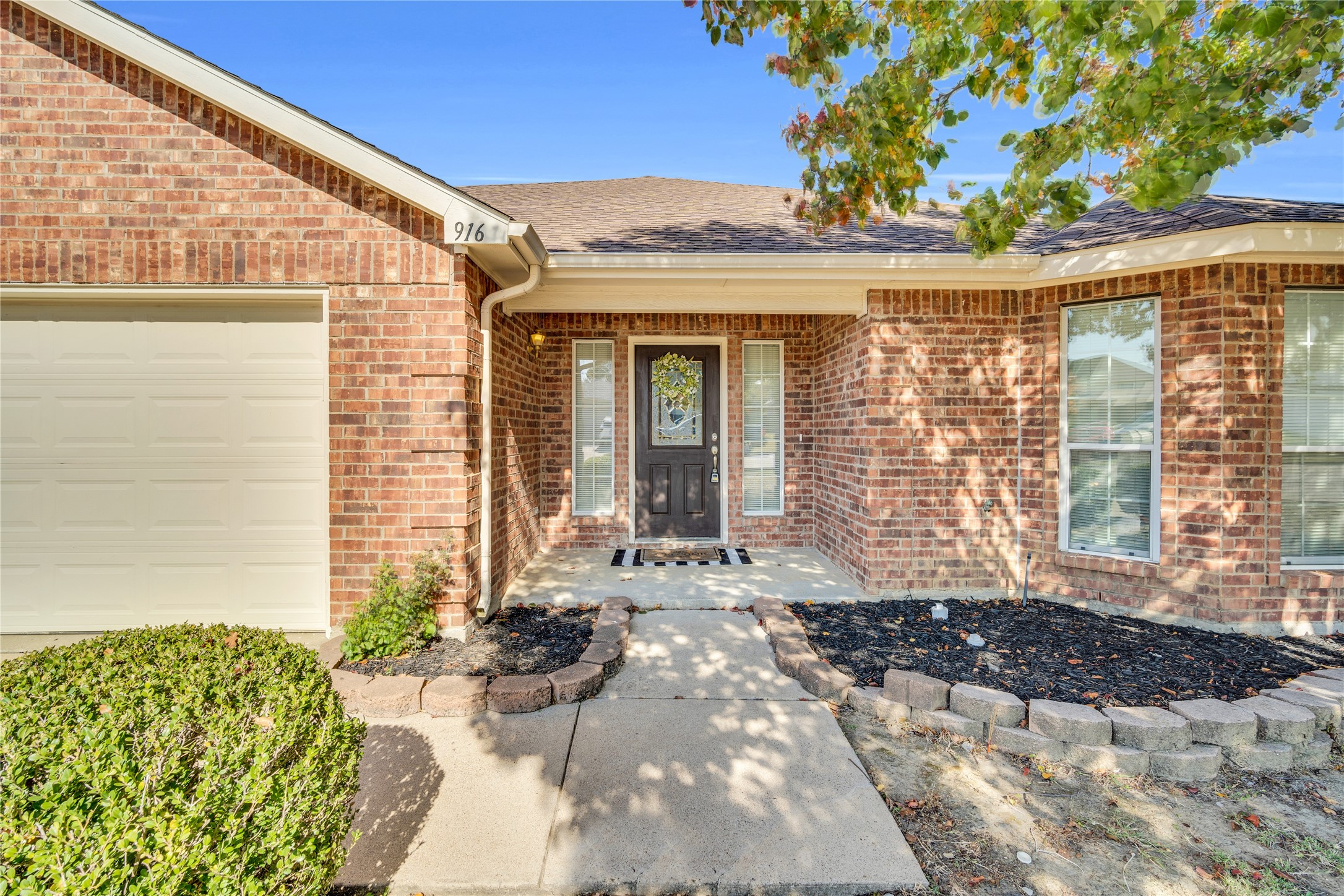 916 Joshua Drive Burleson TX 76028