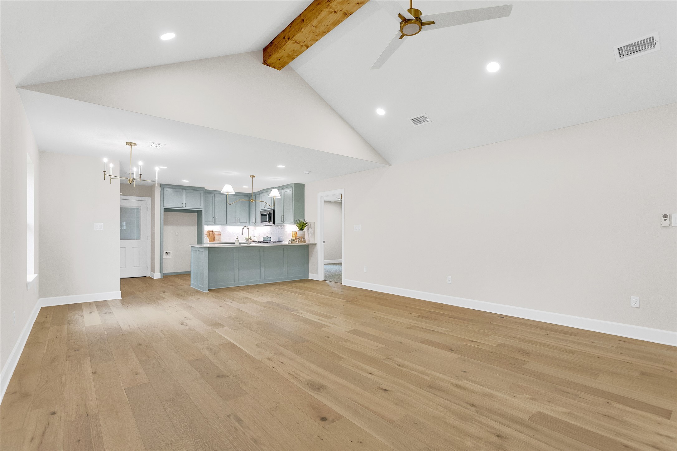 113 W Magnolia Street Troup TX 75789