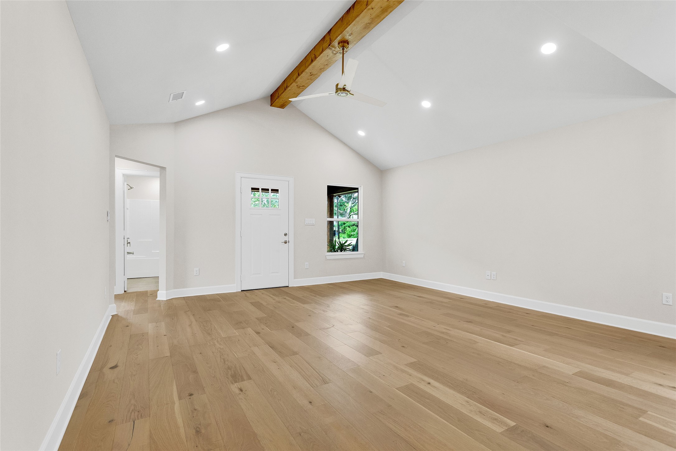 113 W Magnolia Street Troup TX 75789
