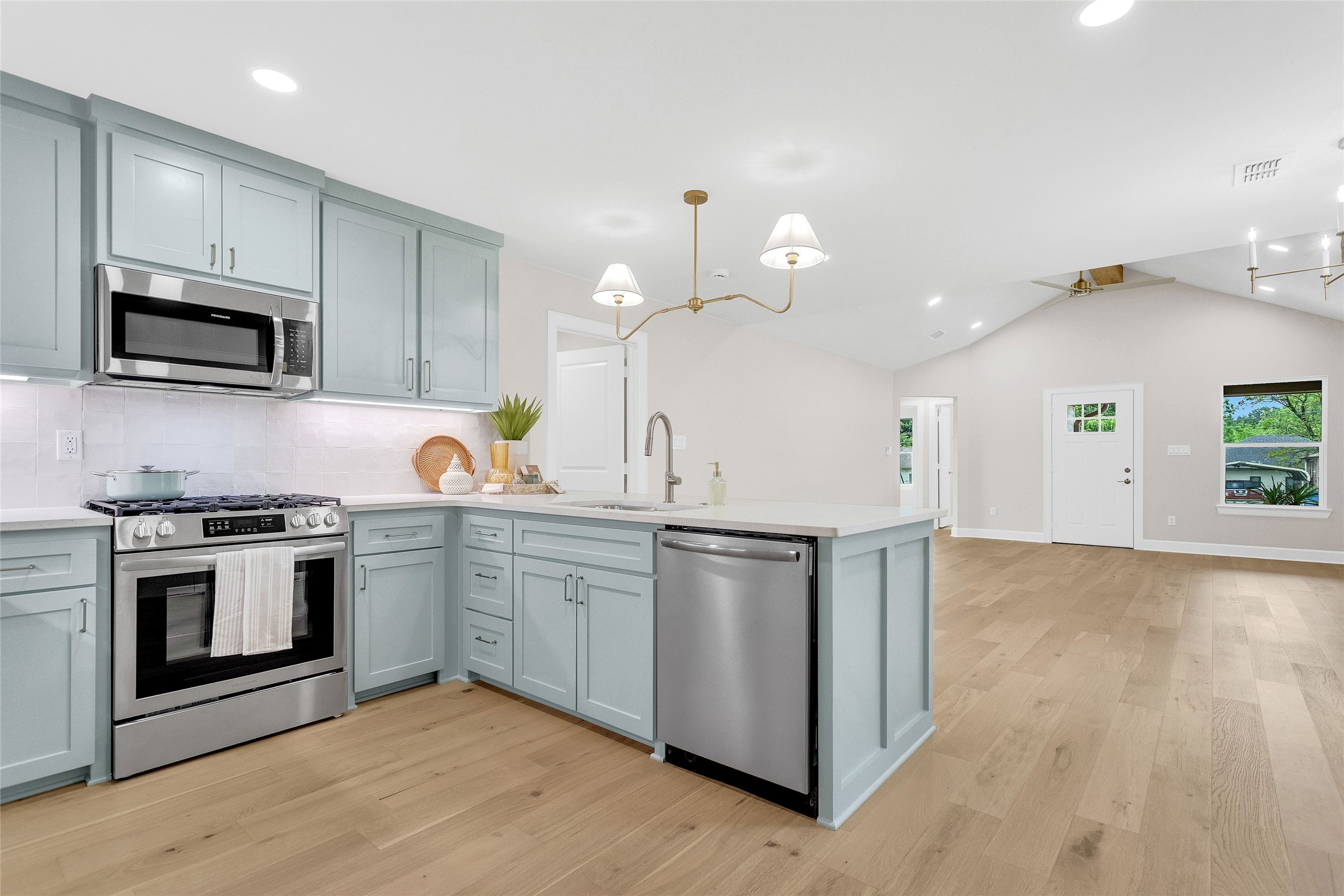 113 W Magnolia Street Troup TX 75789