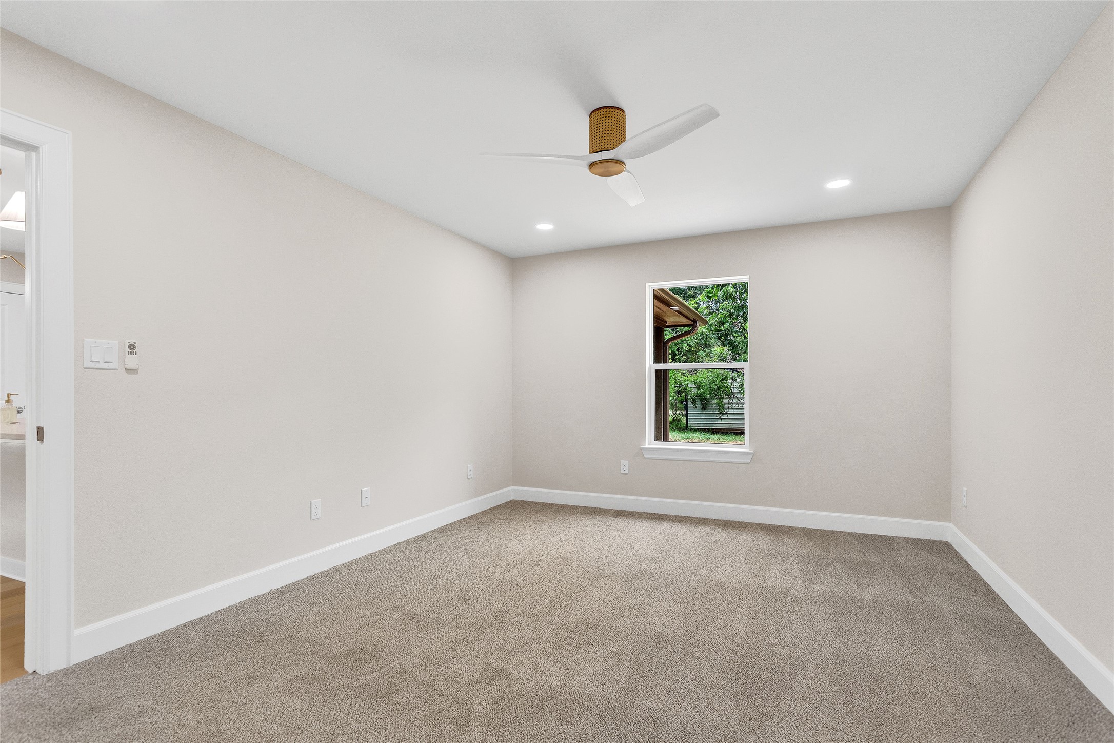 113 W Magnolia Street Troup TX 75789