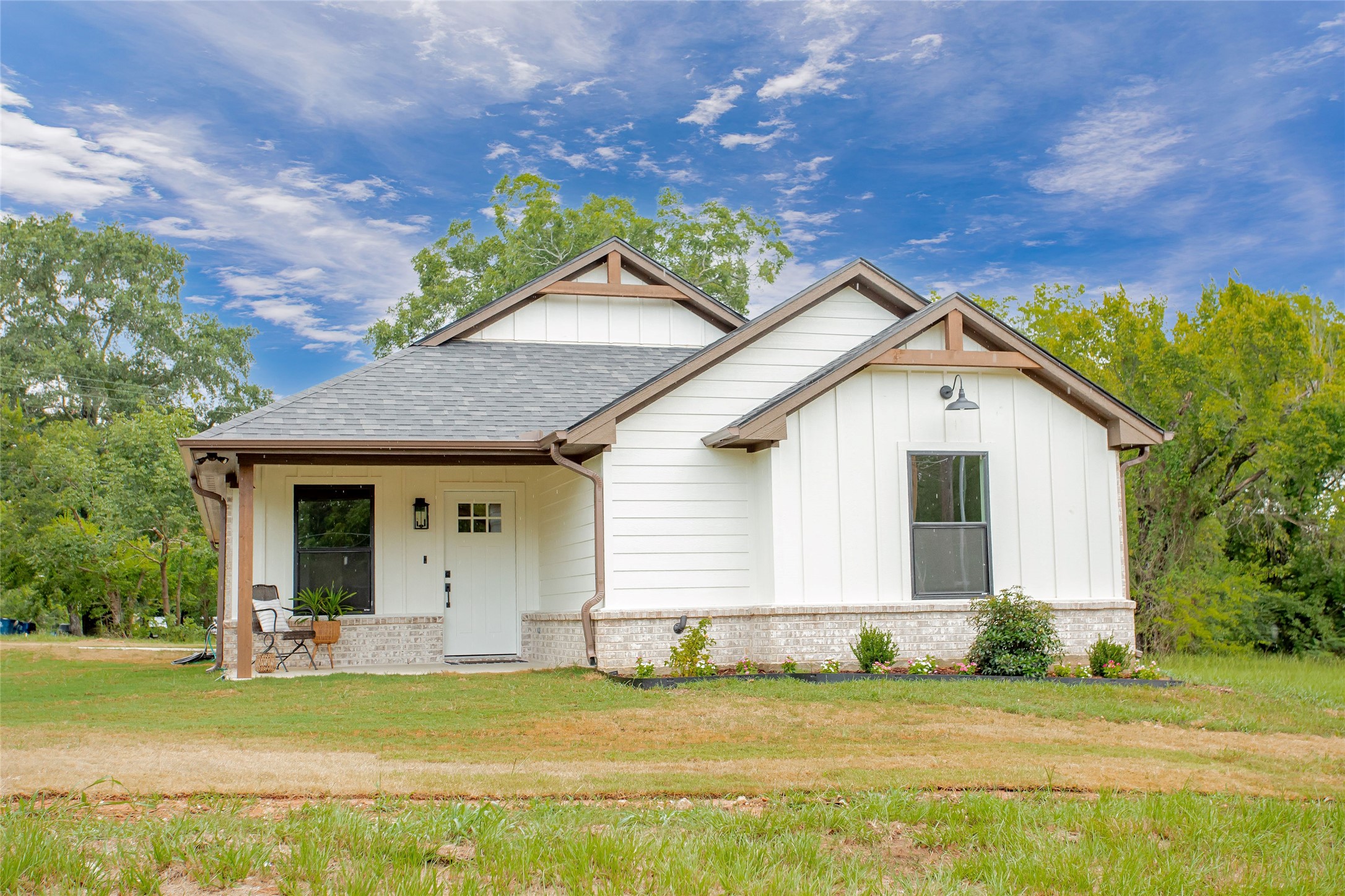 113 W Magnolia Street Troup TX 75789