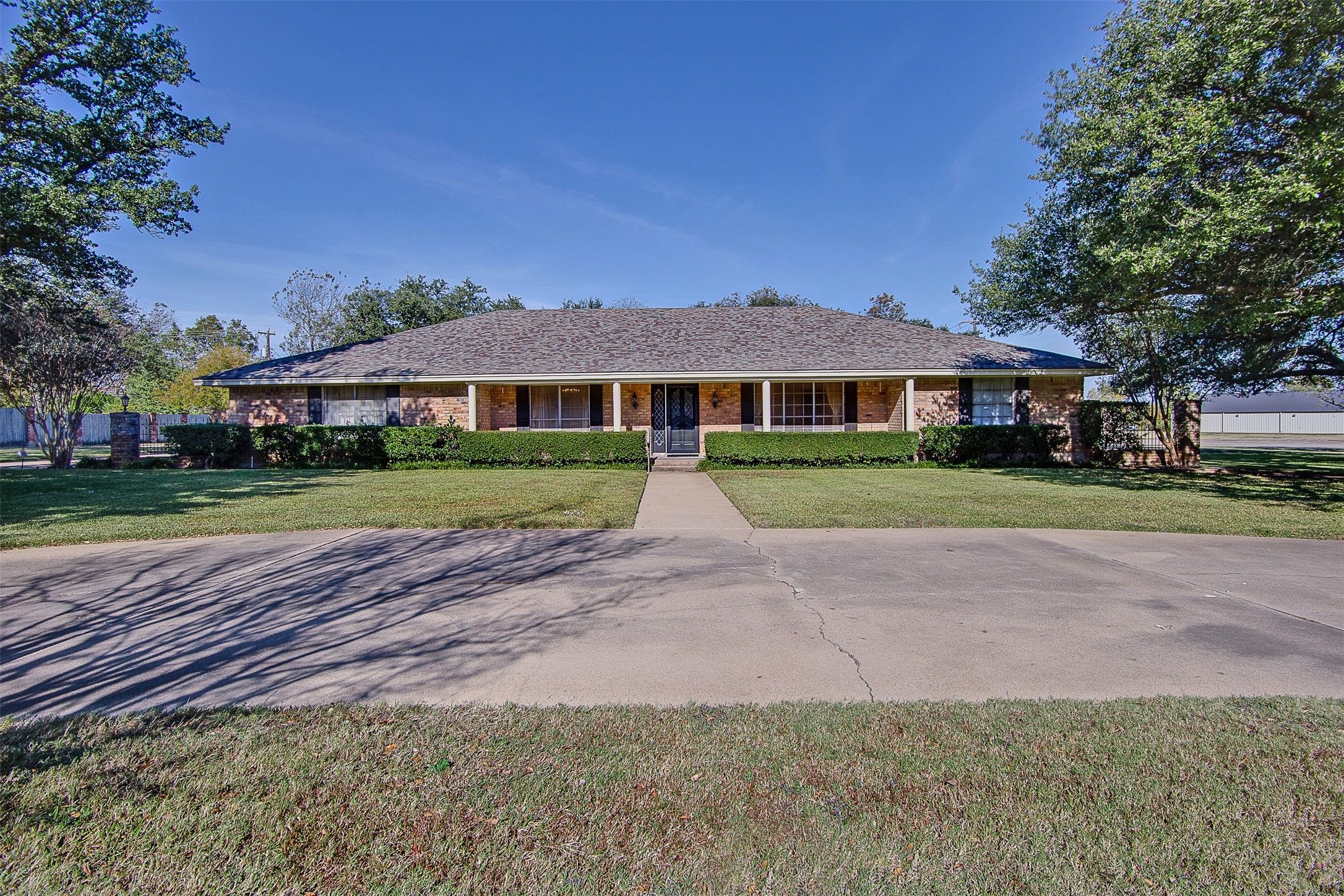 1116 W Westhill Drive Cleburne TX 76033