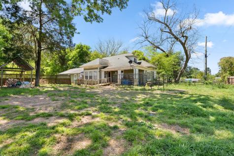 104 E State Street Omaha TX 75571