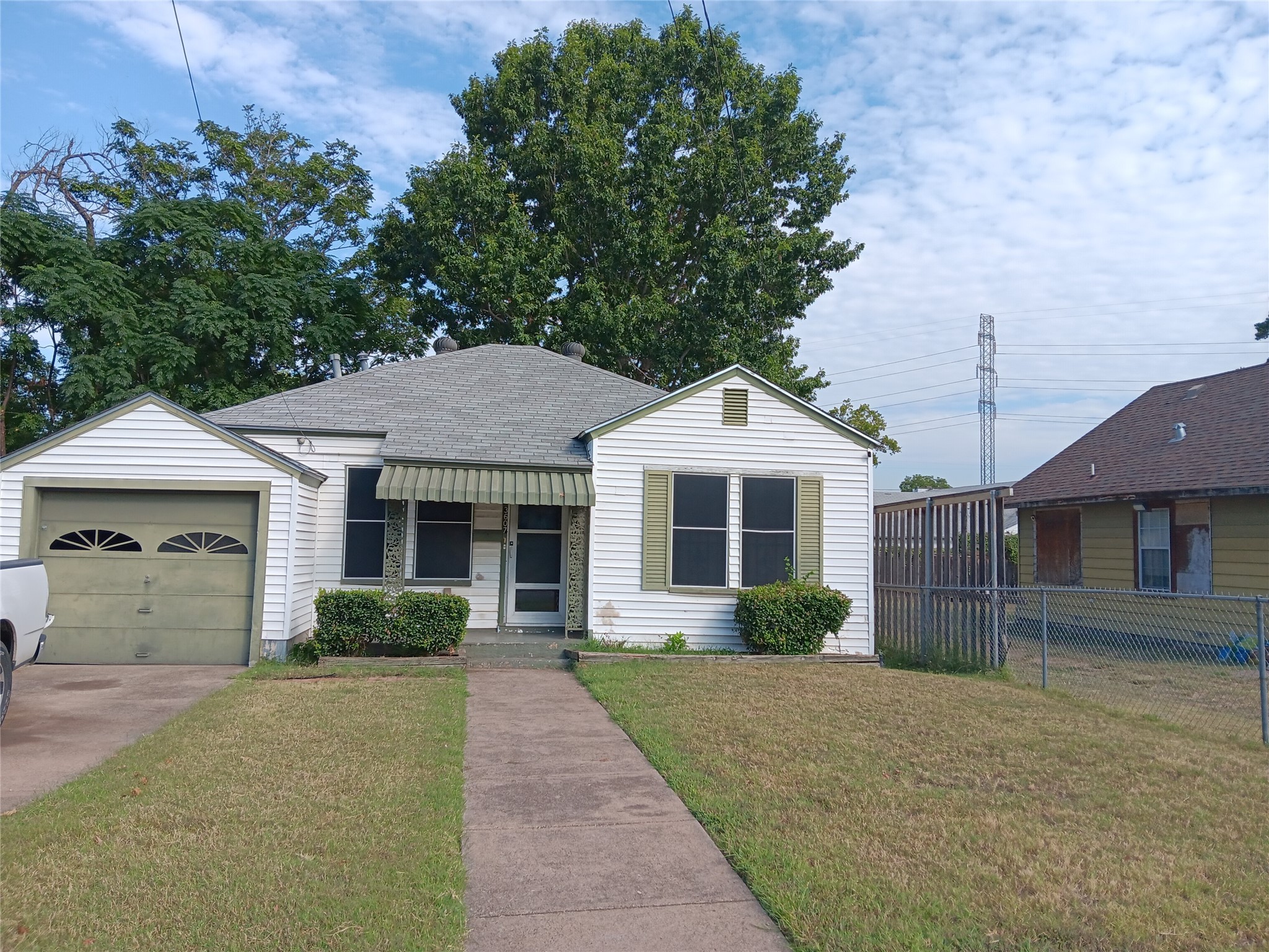 3607 Carpenter Avenue Dallas TX 75210