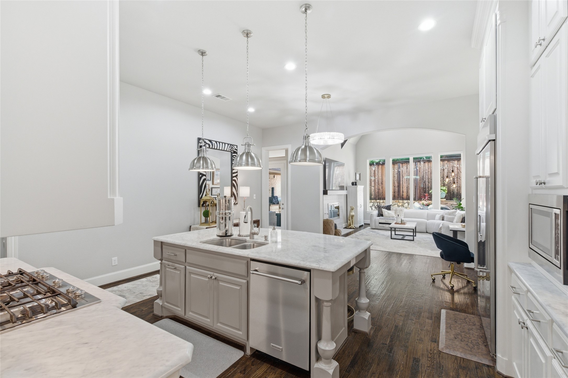 645 Clearwater Drive Irving TX 75039