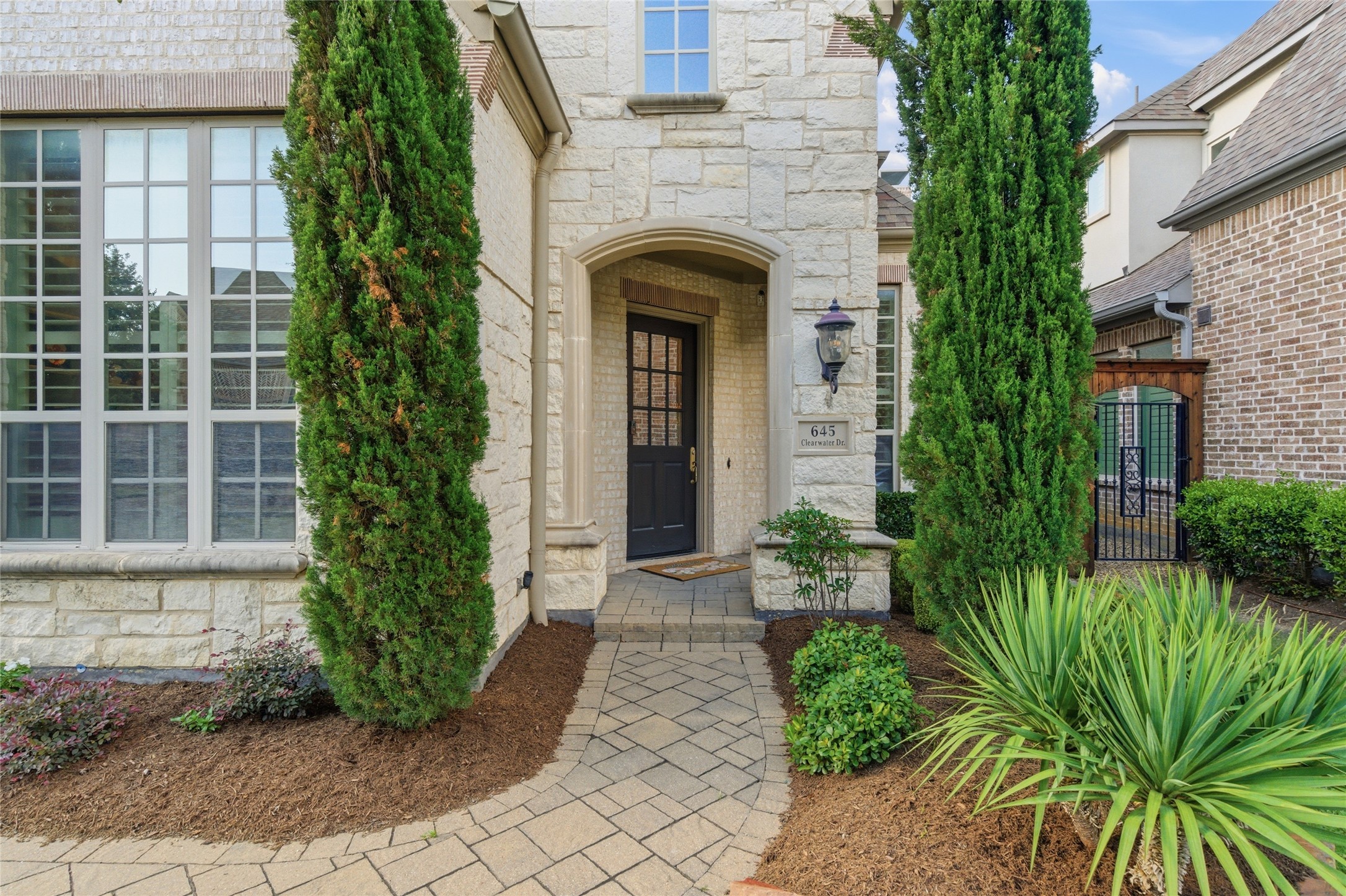 645 Clearwater Drive Irving TX 75039