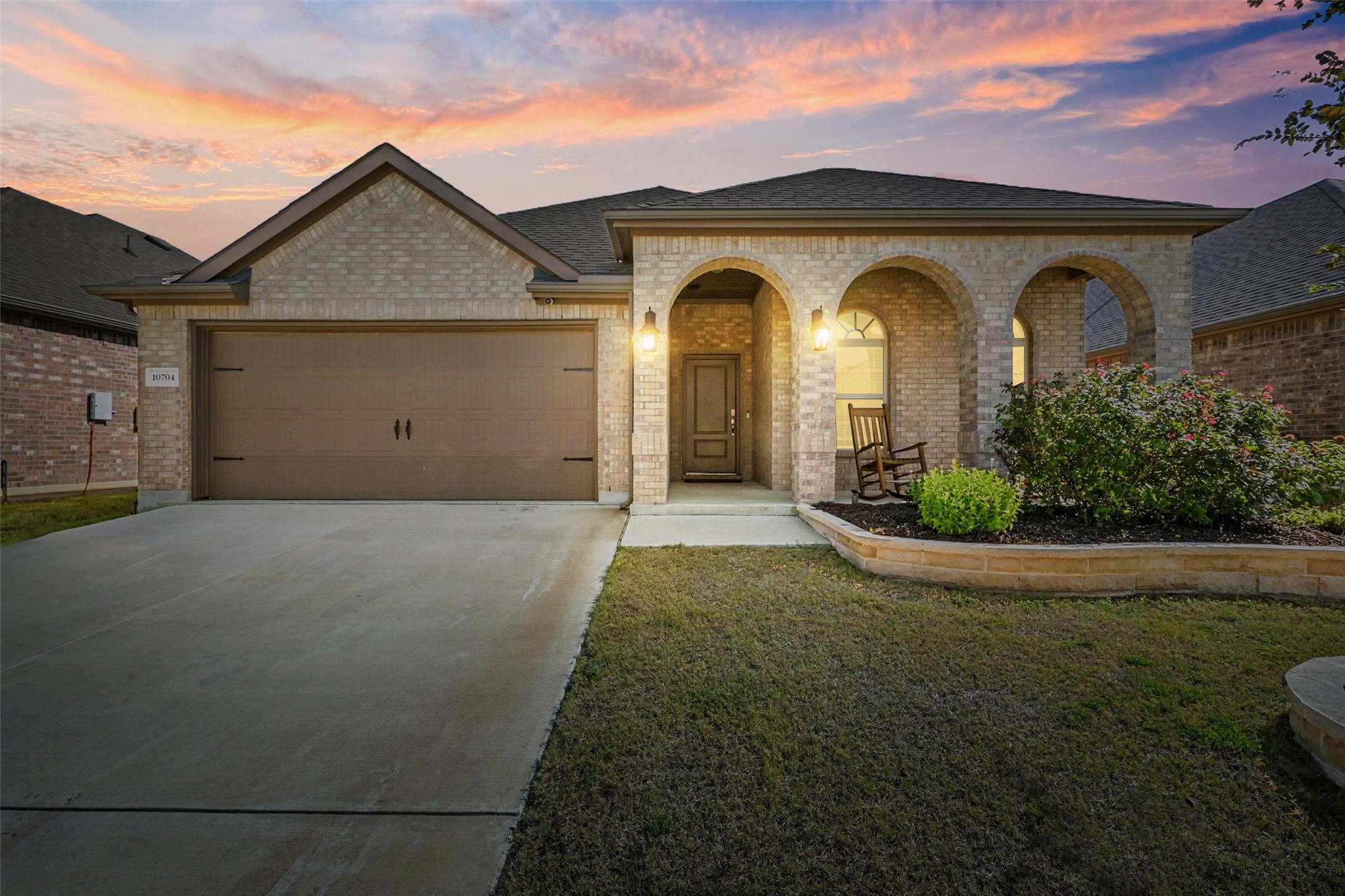 10704 Klondike Lane Aubrey TX 76227