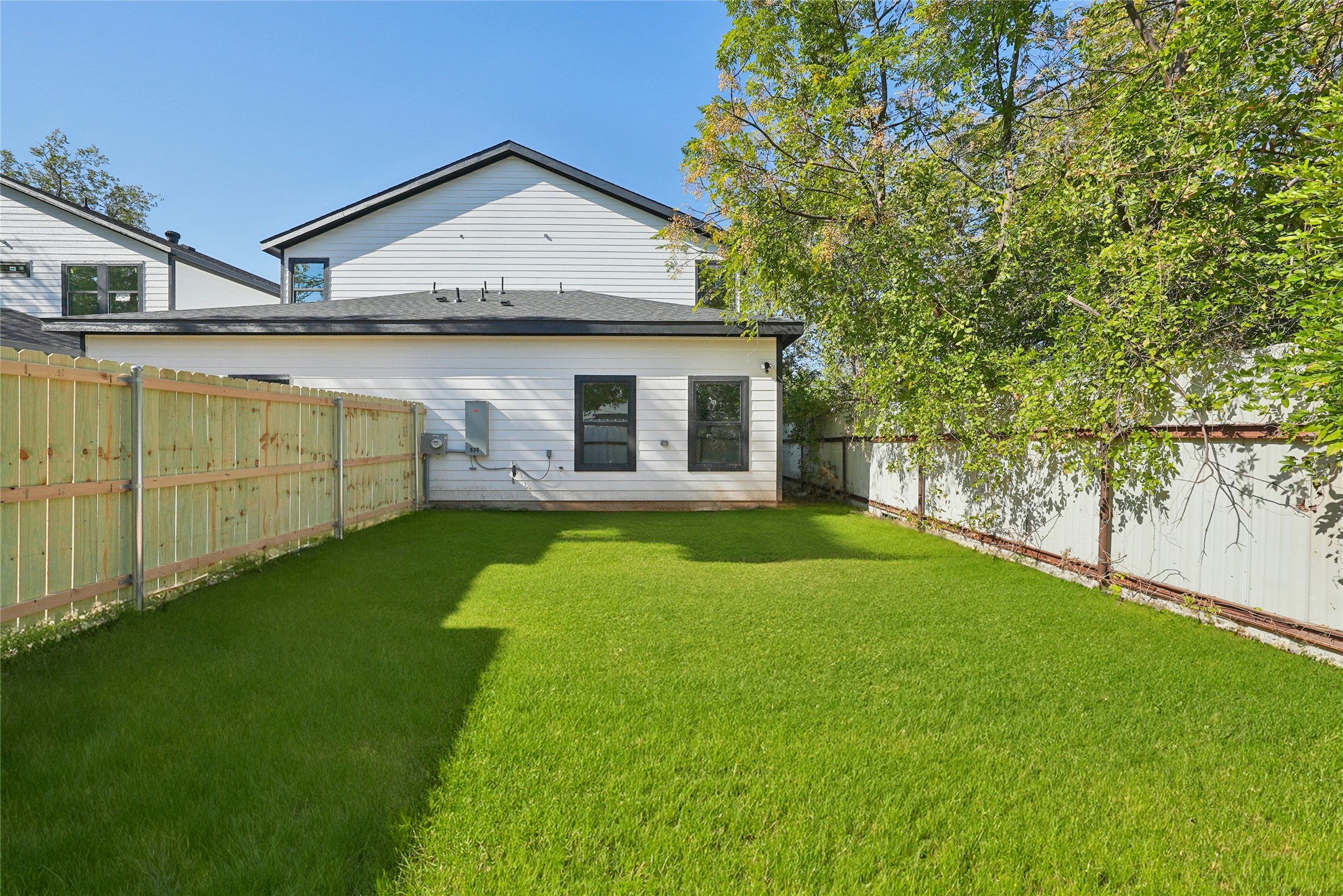 830 Stamps Avenue Fort Worth TX 76114