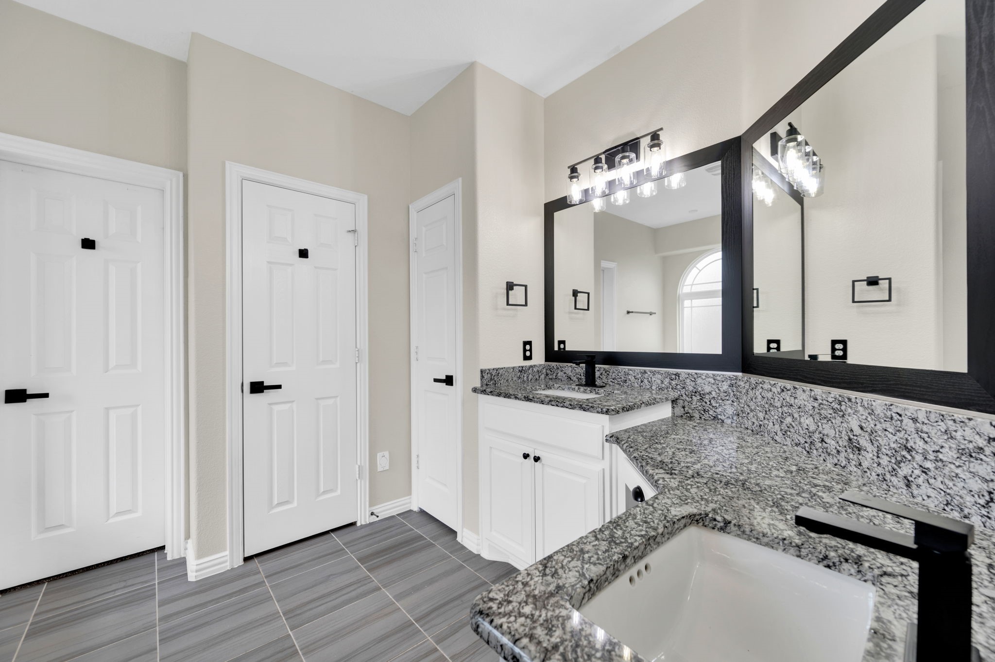 1611 Montelena Avenue Kennedale TX 76060