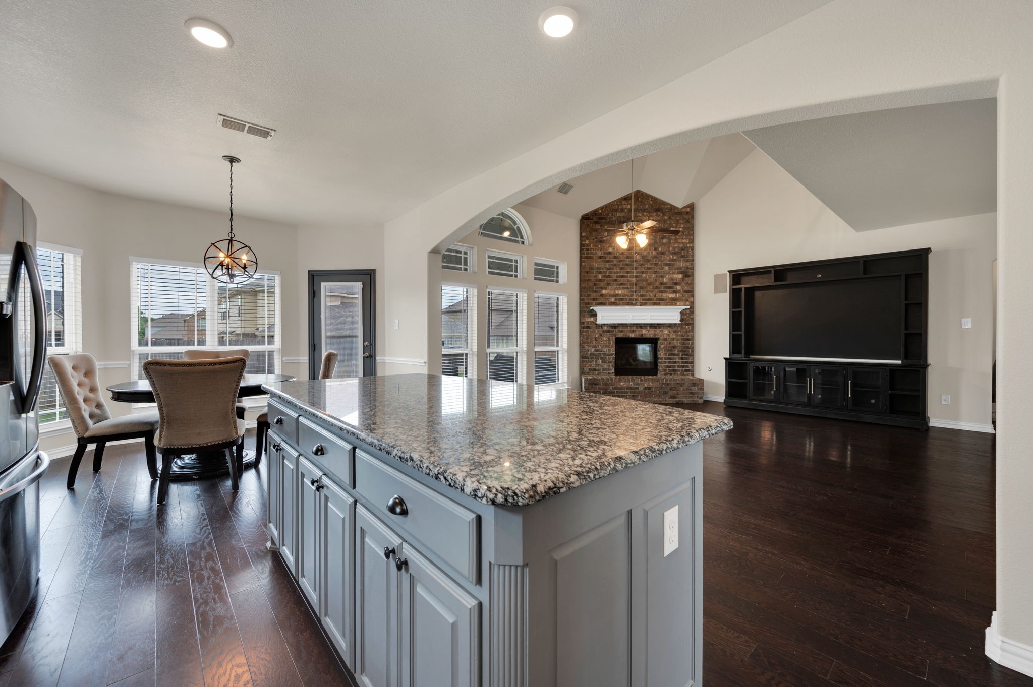 1611 Montelena Avenue Kennedale TX 76060