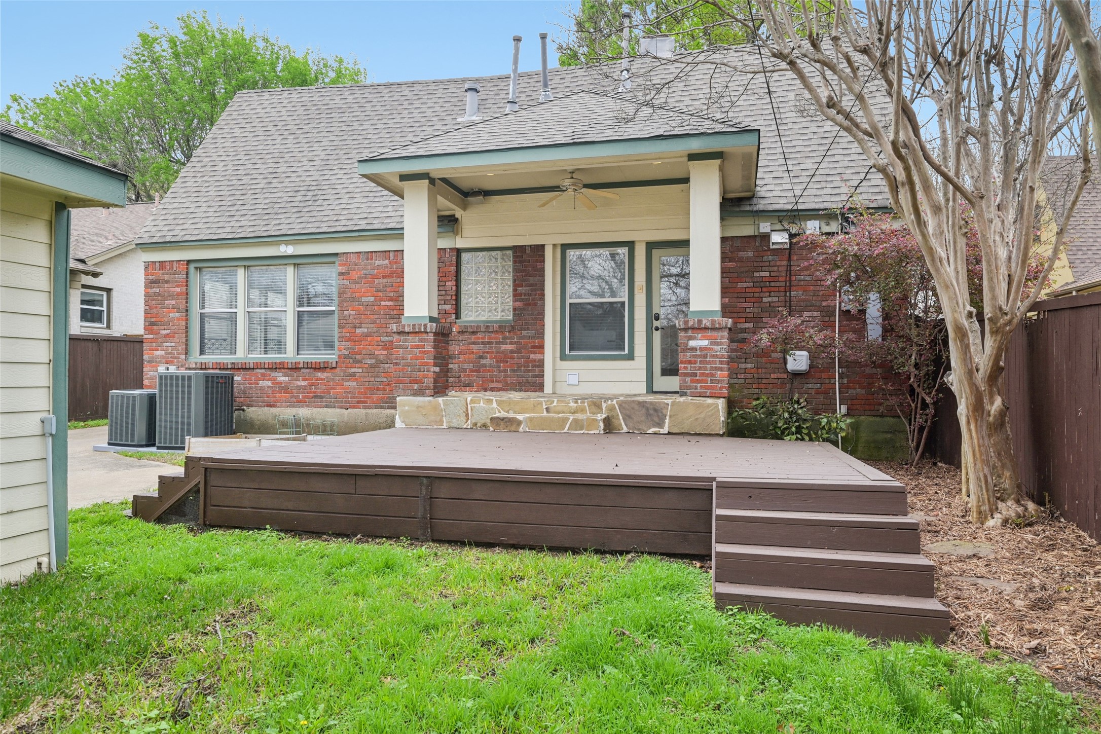 610 Clermont Avenue Dallas TX 75223
