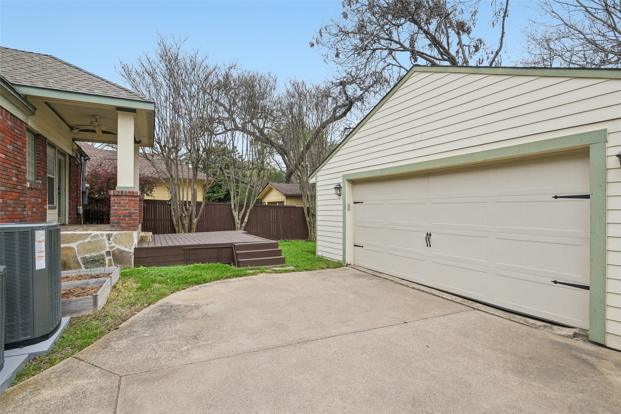 610 Clermont Avenue Dallas TX 75223