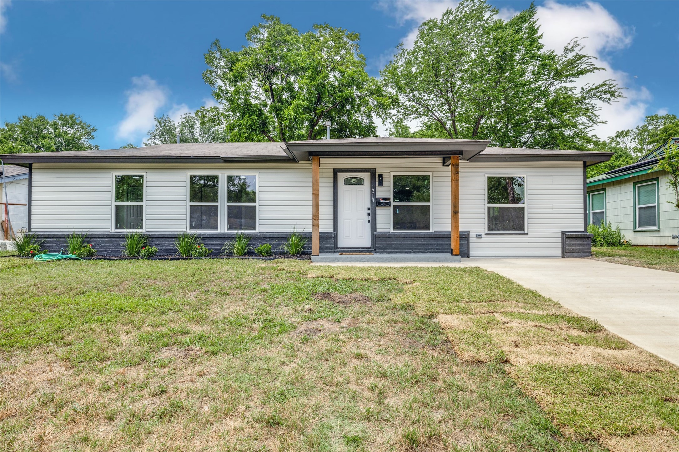 1218 Ralph Street Grand Prairie TX 75051