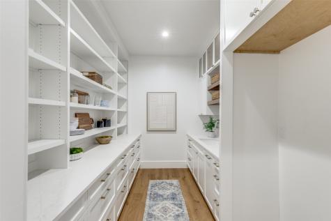 5819 Del Roy Dallas TX 75230