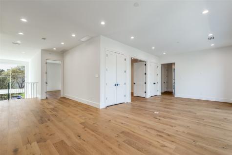5819 Del Roy Dallas TX 75230